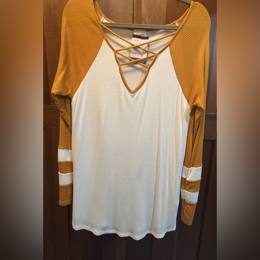 Lovely Melody Golden and White Knit Top NWT